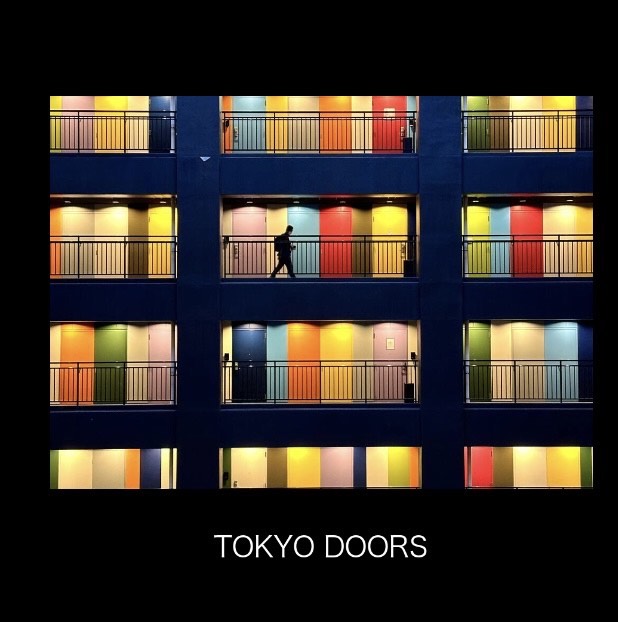 写真集「TOKYO DOORS」